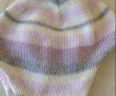 Girls hat 6/12 mths