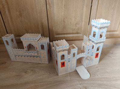 Wooden castle - Melissa & Doug