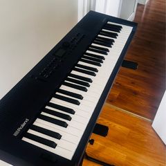 Roland Go Keys piano