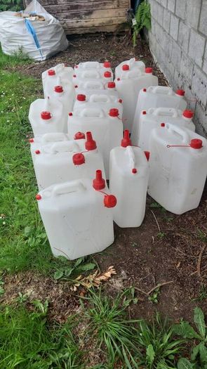 liquid containers