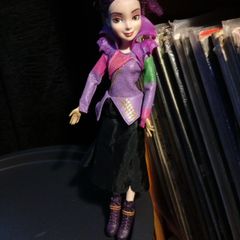 Disney Descendants Signature Mal Isle of the Lost Doll Maleficents Daughter