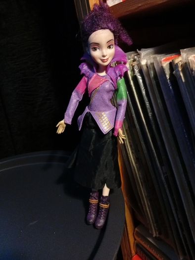Disney Descendants Signature Mal Isle of the Lost Doll Maleficents Daughter