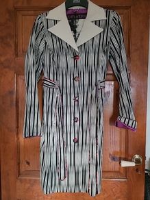 Ladies St Martins Coat Size Small (10) tags attached