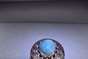 Stunning 14k Gold 4.5 Carat Opal Ring (6 grams)