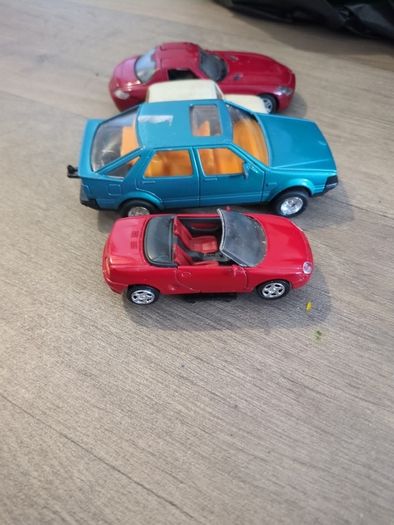 Vintage Die-Cast Model Car Collection - Corgi, Maisto, Matchbox