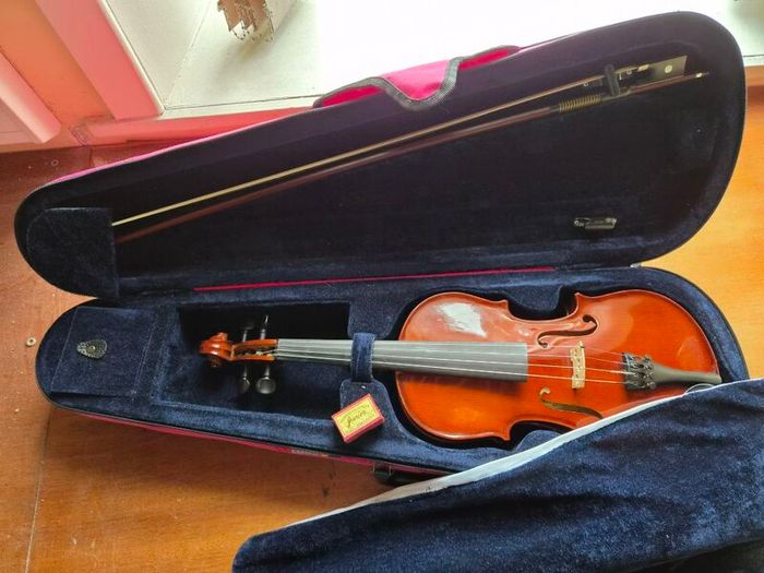3/4 size violin