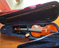 3/4 size violin