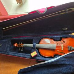 3/4 size violin