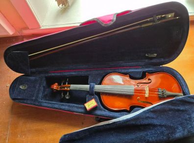 3/4 size violin