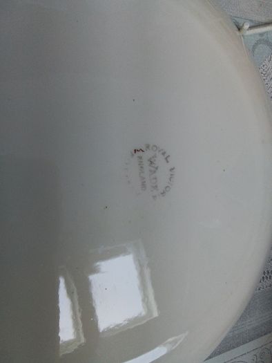 Wade Royal Victoria Hand Painted Sunflower Plate