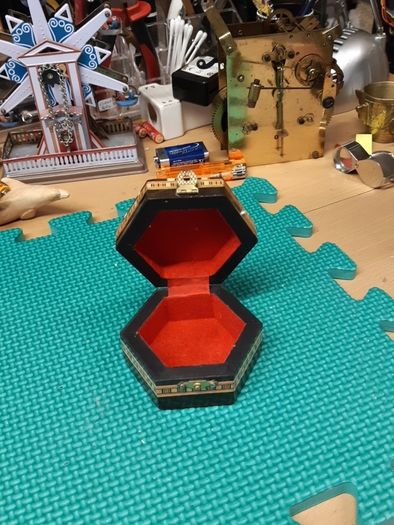 Trinket box inlaid