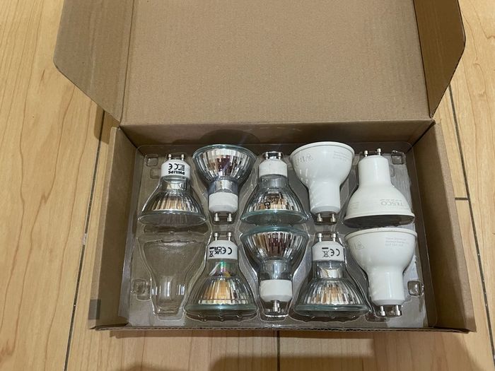 Ceiling spot lights