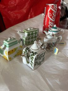 mini teapots