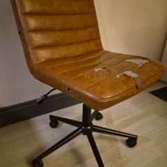 Desk chair
