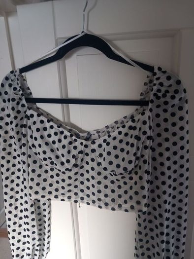 Size 10 White with black polka dot top