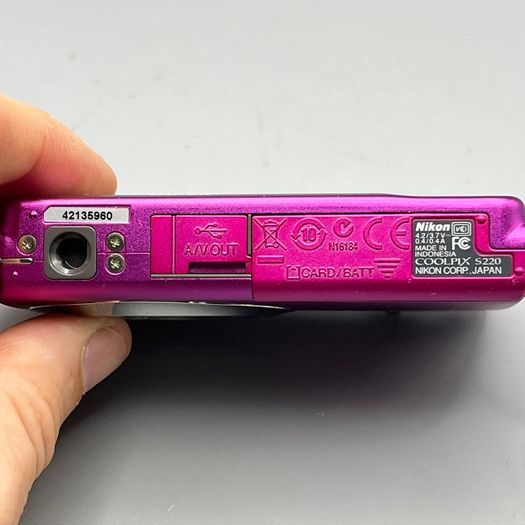 Nikon Coolpix S220 10MP Digital Camera Pink - Nr Mint - Full Kit