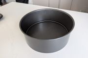 Cake tin and muffin tray