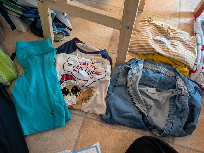 8 piece boys clothes bundle