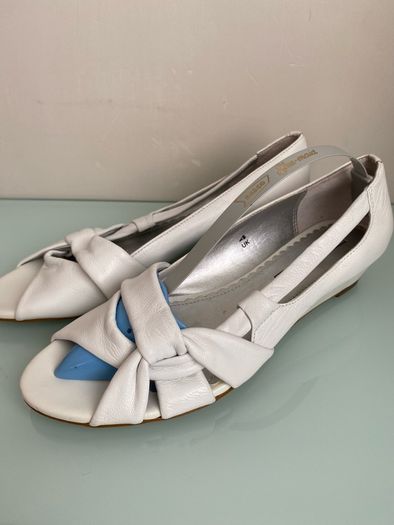 New Leather Shoes, size 4. Better that half price