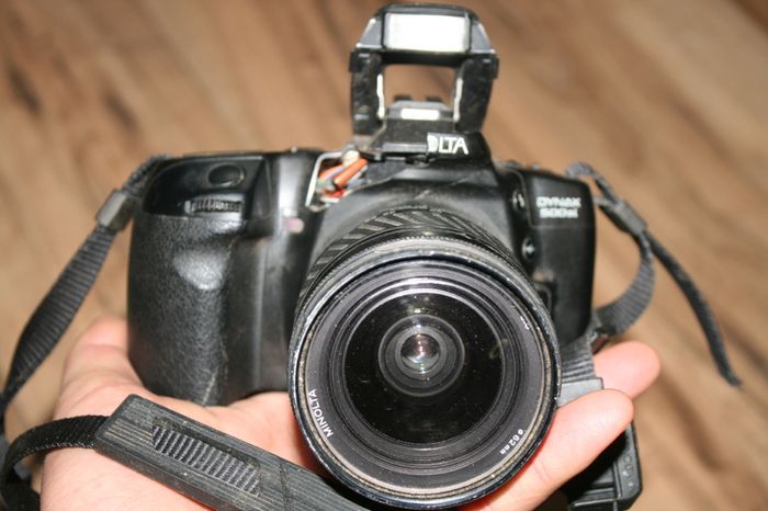 Minolta Dynax 500si Super 35mm SLR Camera + 28-80mm AF Lens (parts/repair)