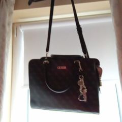 Guess womens