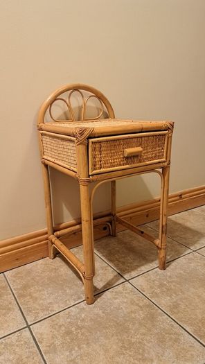 Bedside / Side Table / Plant Stand XS