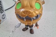 Fortnite battle hound figure