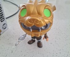 Fortnite battle hound figure