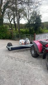 Rush licker/fert spreader