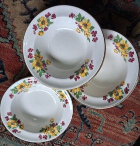 Arklow pottery / 5 soup/ desert bowls/ pattern 2503
