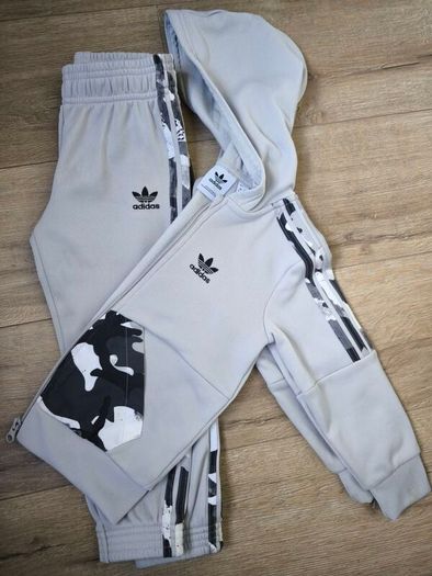 Boys Adidas tracksuit 3-4 years