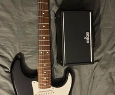 Fender Stratocaster squier Electric Guitar and boss katana mini Amplifier kit