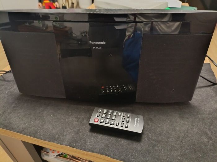 Panasonic SC-HC297 compact stereo system