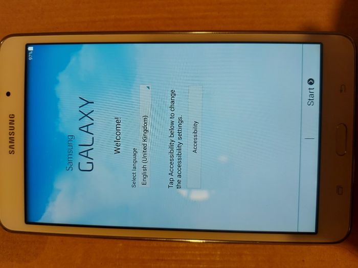 Samsung Galaxy Tab 4, White, 7 inch, 8GB, in excellent condition