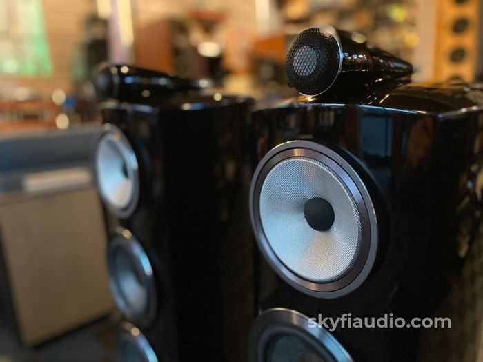 Stunning Iconic Like New Boxed Pristine Condition Bowers And Wilkins 804D3 Only Set in Ireland half the RRP