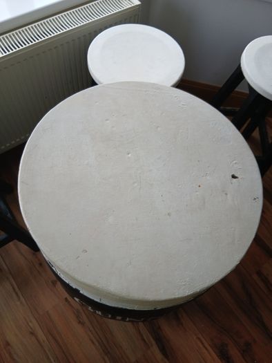 Guinness barrel table with 4 matching stools