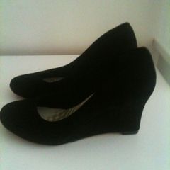 Ladies Black Suede Wedge Heel Shoe Size 3.5
