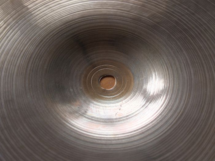 Paiste 2002 Black Label 18inch Med Crash Cymbal.
