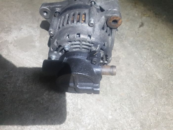 Hyundai Tucson .alternator 2.0, 07