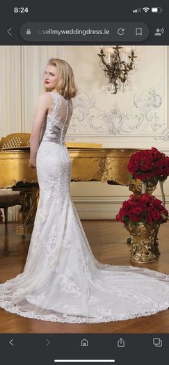 Lace wedding dress