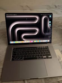 Macbook Pro 16 inch (i7 / 16gb Ram / 512gb SSD / AMD Radeon)