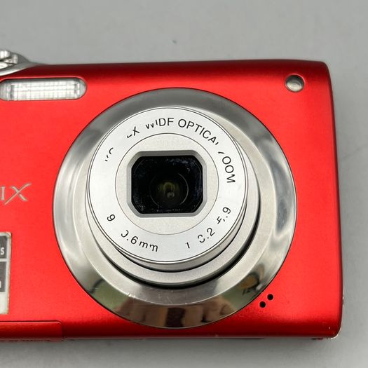 Nikon Coolpix S3000 12MP Digital Camera Red - Full Kit
