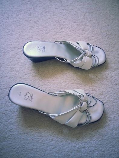 White Sandal - Size 4