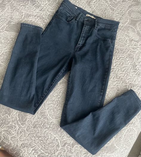 Levis Mile High Super Skinny Jeans Size 27