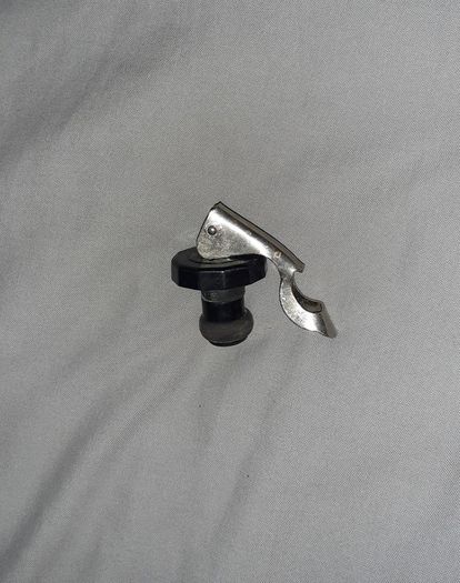 Wine & Champagne Bottle Stopper / Sealer