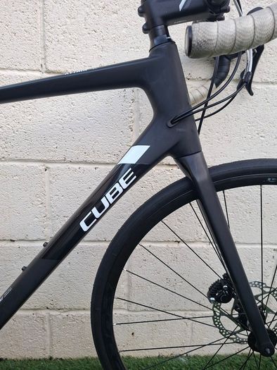 Cube Attain Carbon Road Bike Size Large (56)