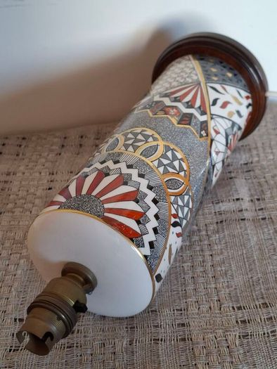 Vintage Mason's porcelain table lamp.