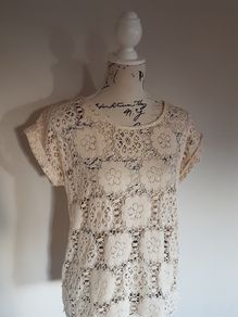 Size 10 Cream Lace Style Top