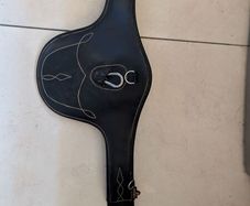 Kentucky Horsewear stud girth black