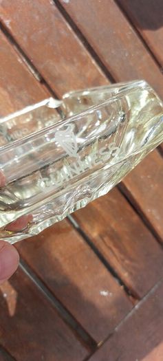Guinness vintage heavy pressed glass ashtray,,,collectors item, unusual with clear glass ,guinness logo on the 4 sides ,,see pictures for condition, sold as seen ,